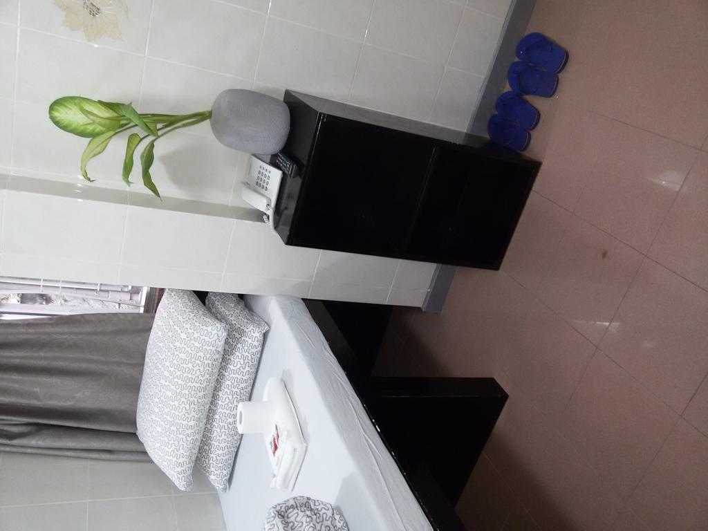 Tom'S Guest House Цзюлун Экстерьер фото