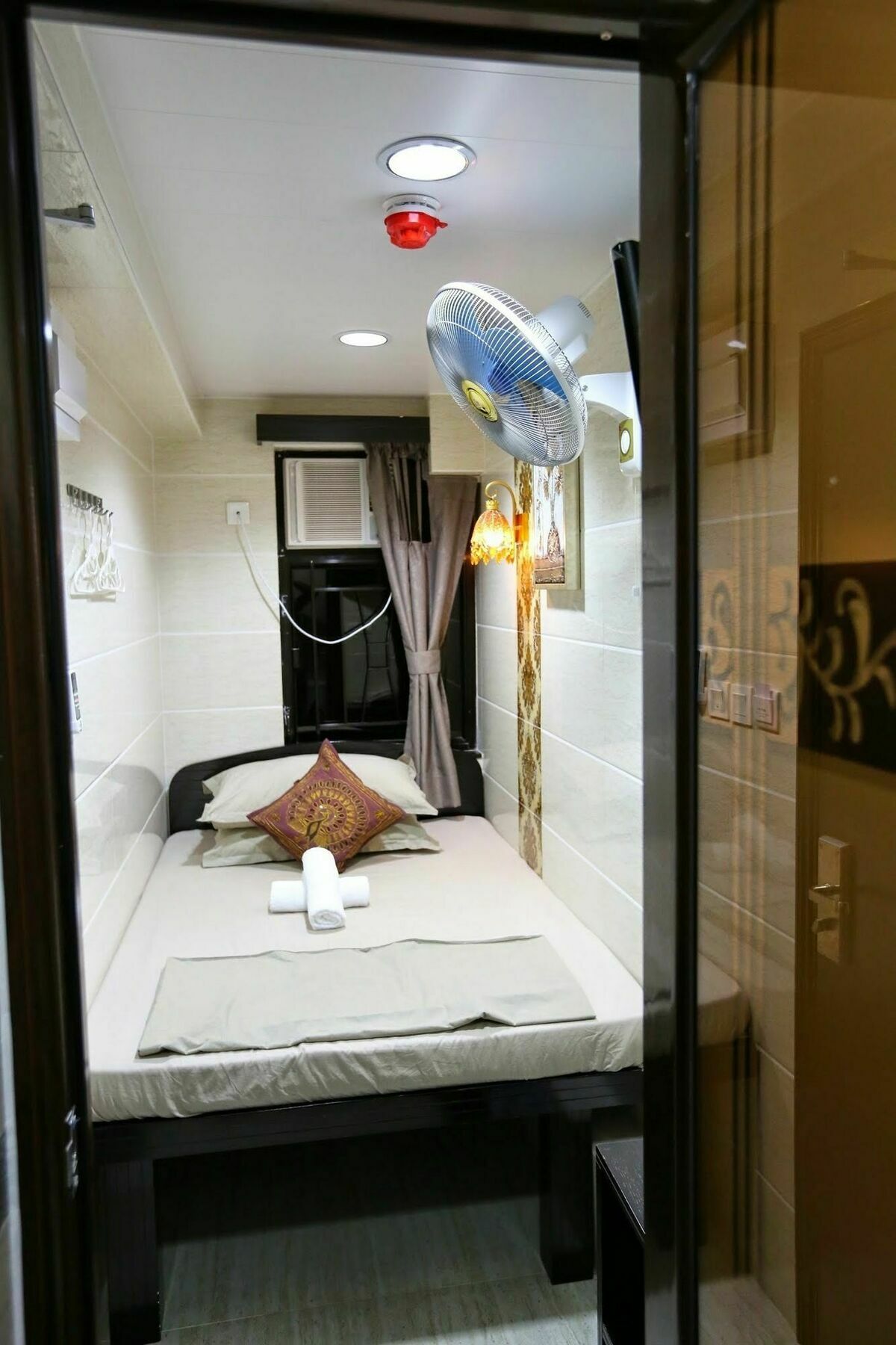 Tom'S Guest House Цзюлун Экстерьер фото
