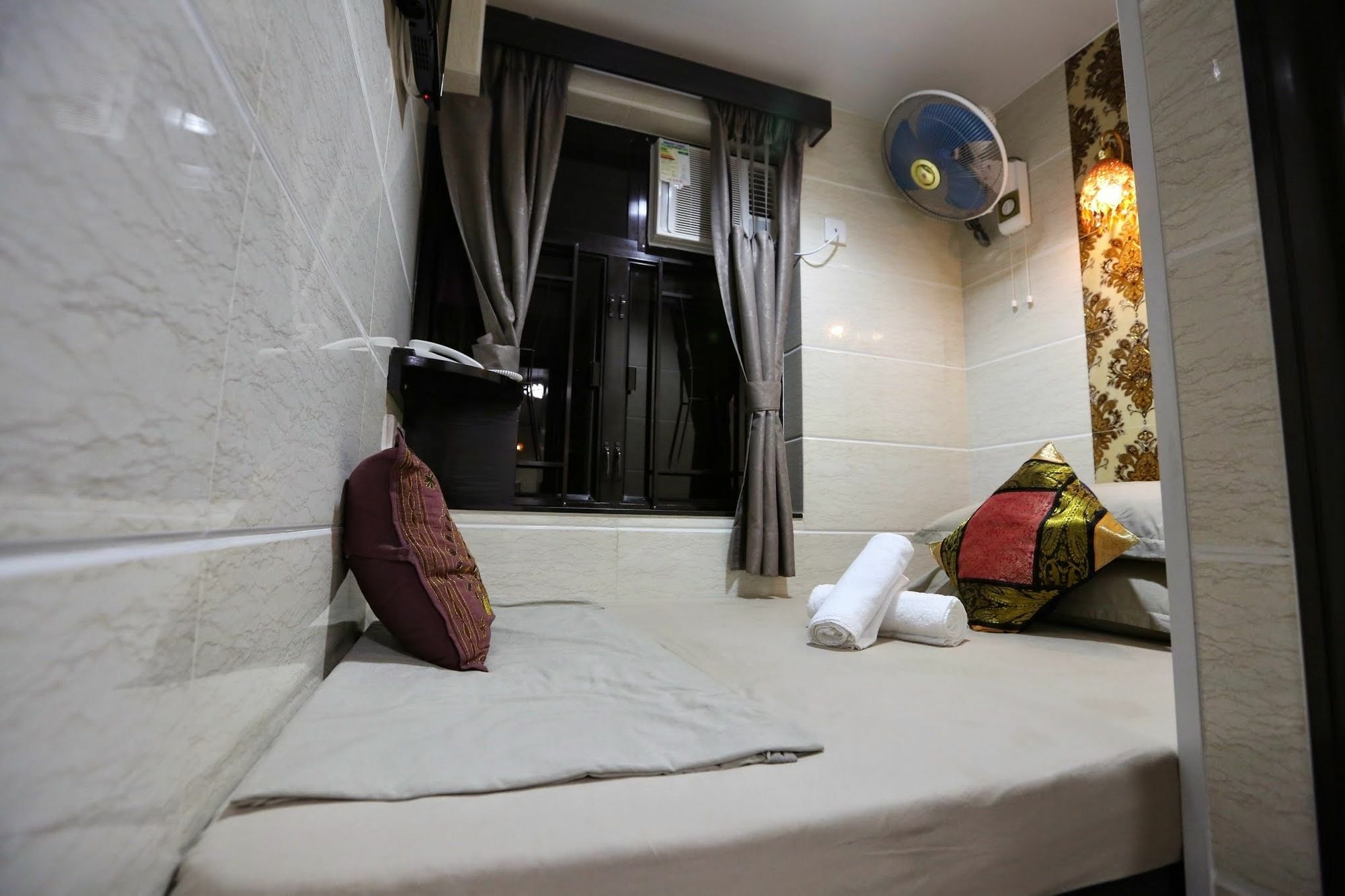 Tom'S Guest House Цзюлун Экстерьер фото